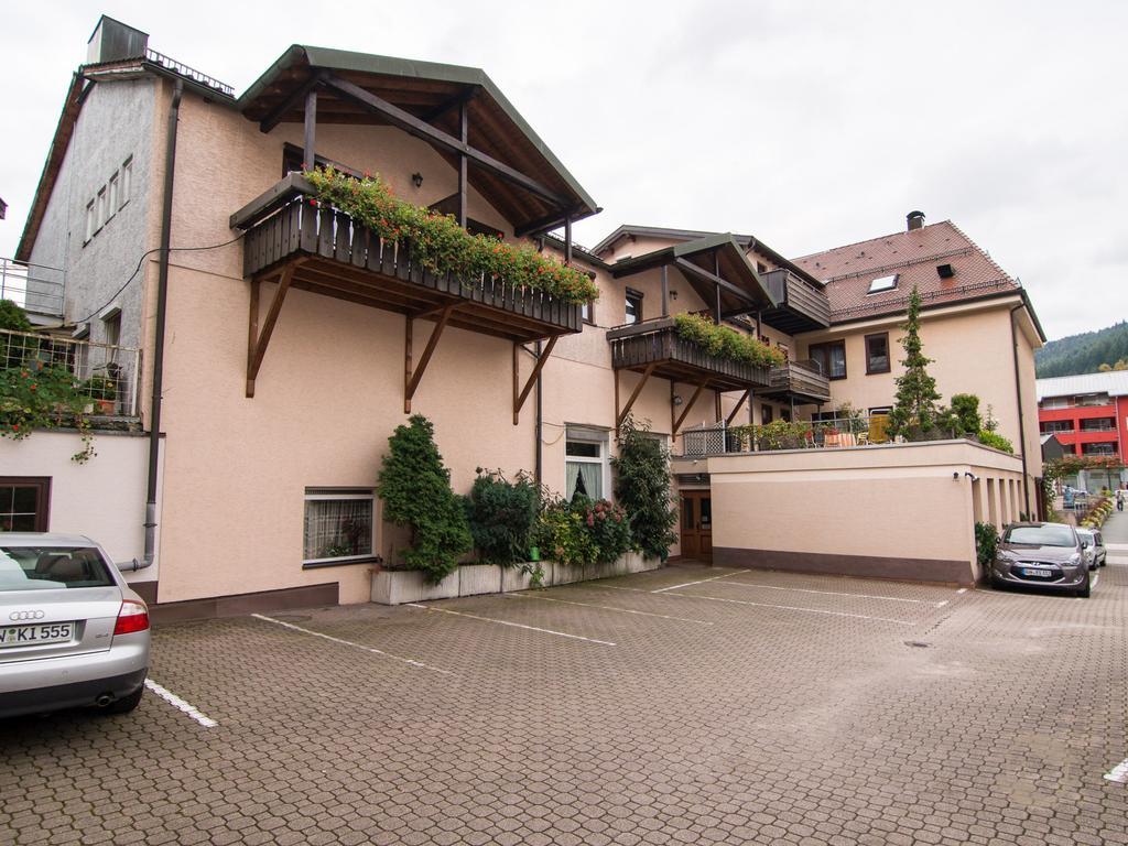 Hotel Restaurant Alte Linde Bad Wildbad Exterior foto